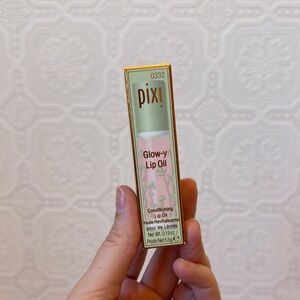 NEW Pixi by Petra Radiant Glow-y Lip Oil in Minty